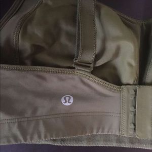 Lululemon sports bra